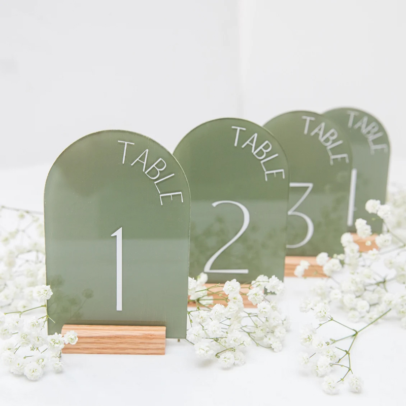 شخصية رسمت عودة الاكريليك الزف - مراجعة Table Number Gold وسعره